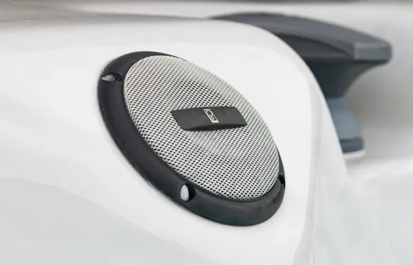 AW-Swimspa-speakers_R7_9910