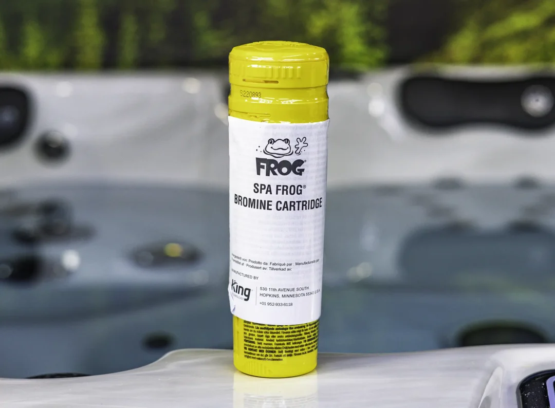 Spa-Frog-Bromine-Cartridge-Yellow-MR7_2113
