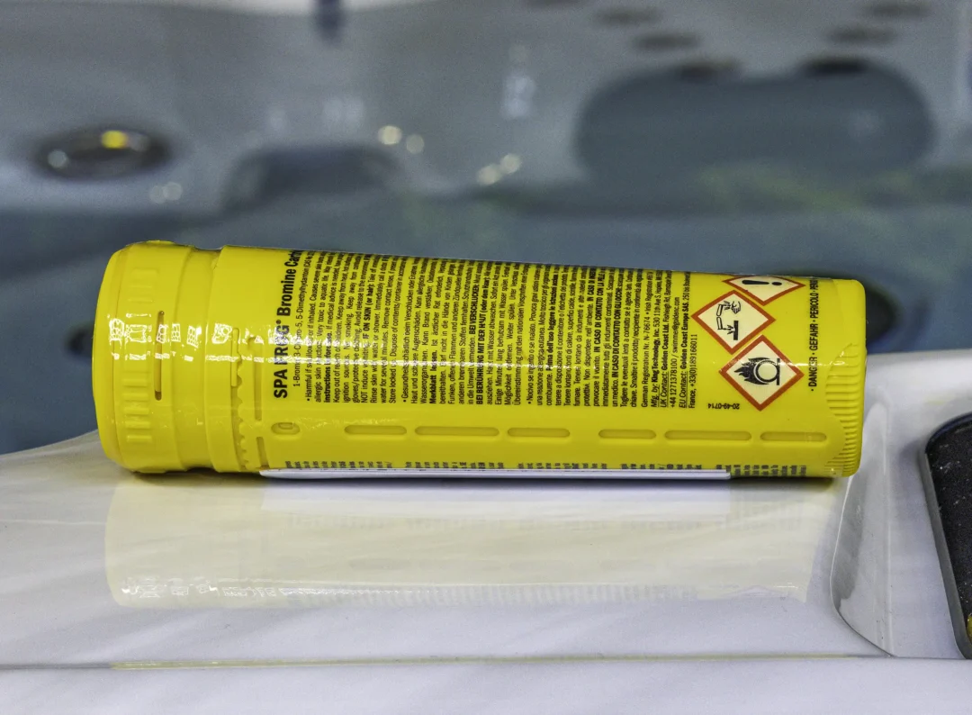 Spa-Frog-Bromine-Cartridge-Yellow-MR7_2120