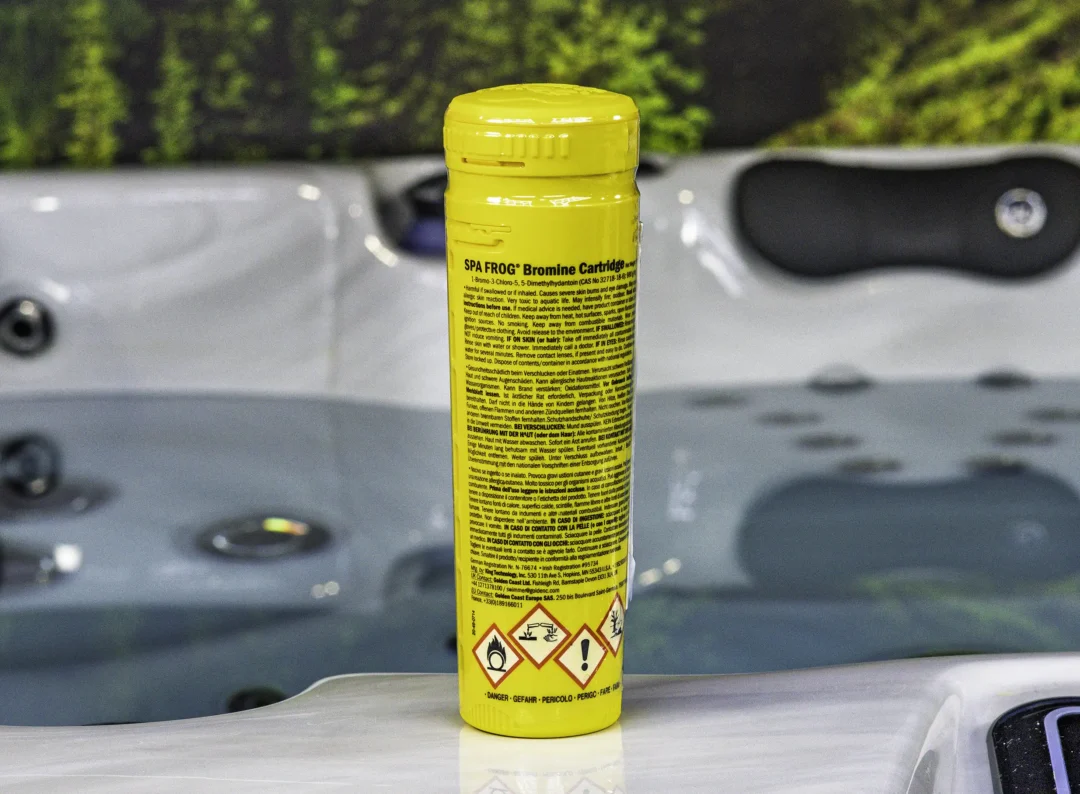 Spa-Frog-Bromine-Cartridge-Yellow-MR7_2121