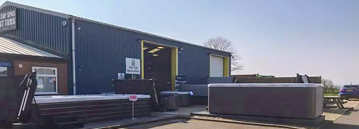 2015-Larger-Showroom-676575
