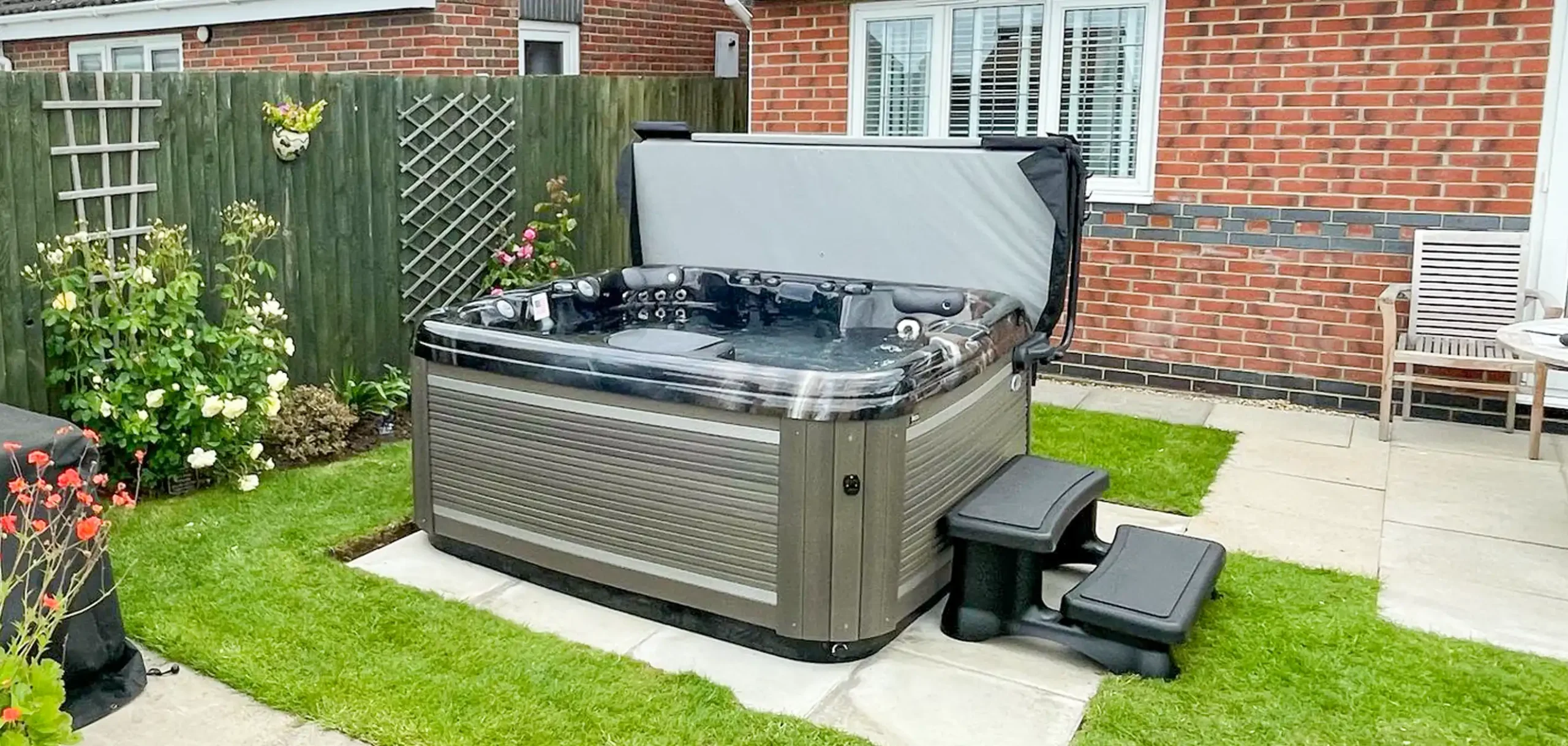 Hot-tub-near-house-46748-scaled