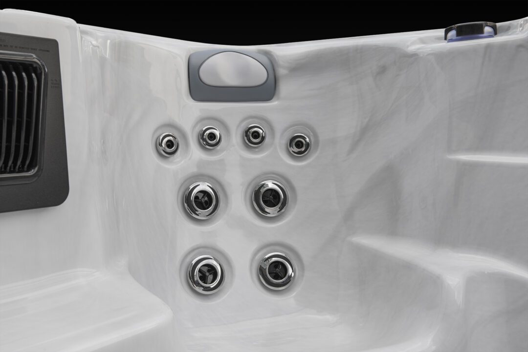 Fossa-PP_AQQ390-1P-Details-of-pictures-1-scaled